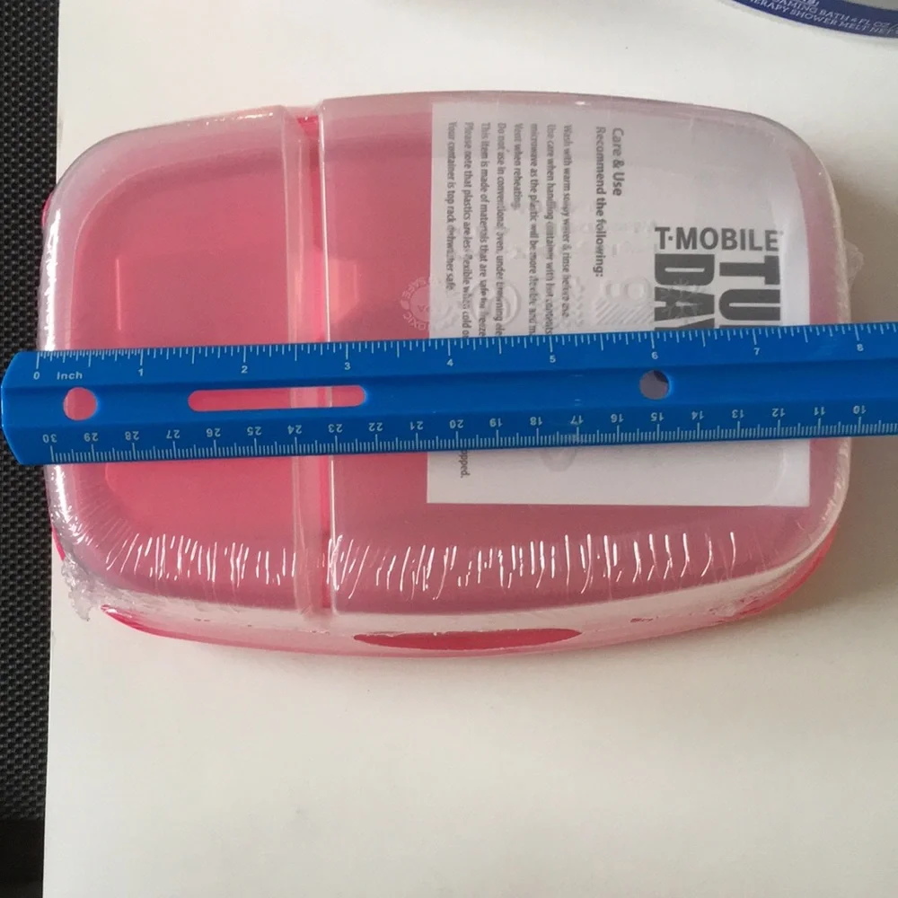 🐷 T-Mobile lunchbox container
